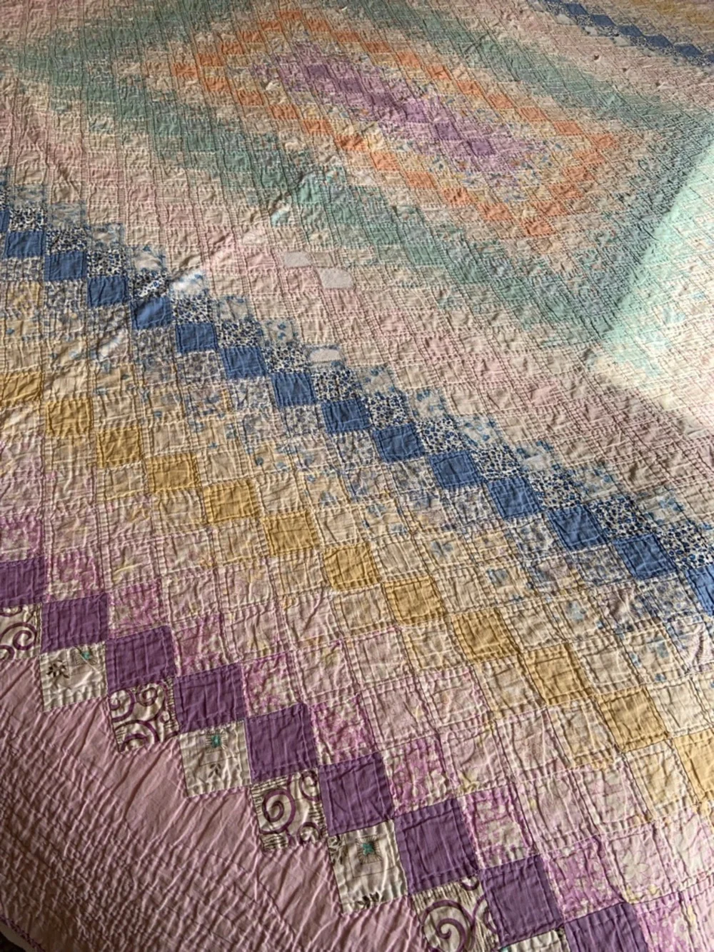 Vintage Around the World Diamond Quilt Bedspread - Soft Multicolor